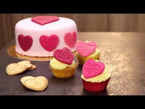 Video: Udstikker form til småkager med hjerte og rose motiver